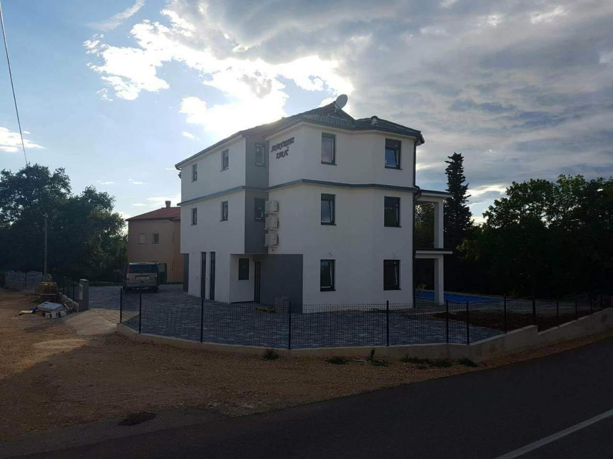Apartmani Zaric Malinska Kültér fotó