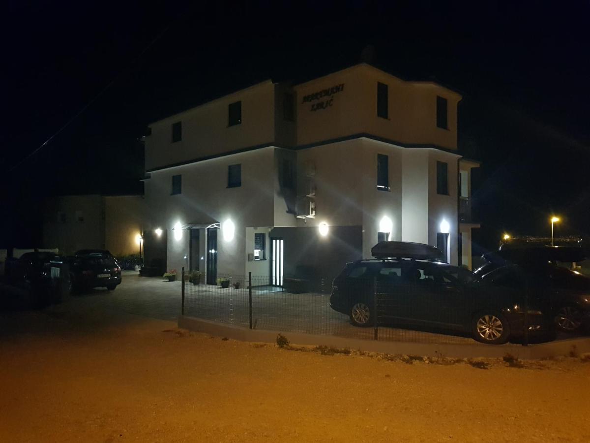 Apartmani Zaric Malinska Kültér fotó