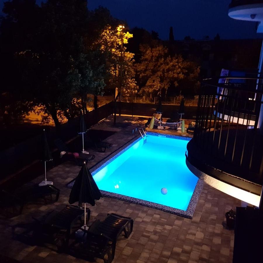 Apartmani Zaric Malinska Kültér fotó