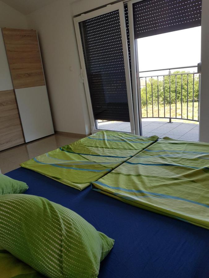Apartmani Zaric Malinska Kültér fotó