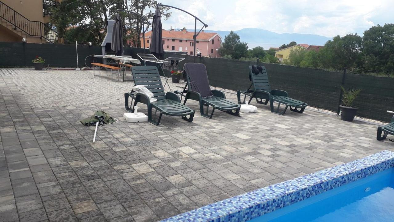 Apartmani Zaric Malinska Kültér fotó