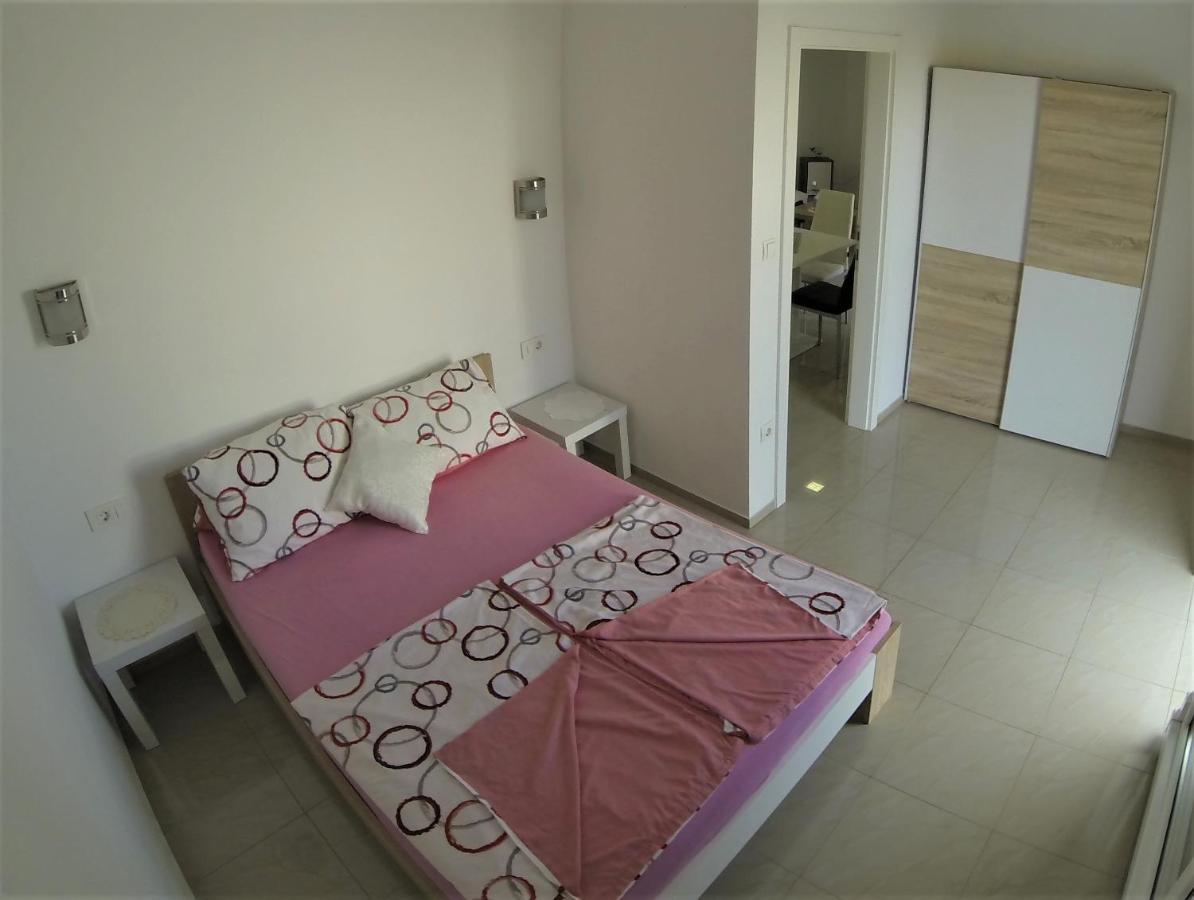 Apartmani Zaric Malinska Kültér fotó