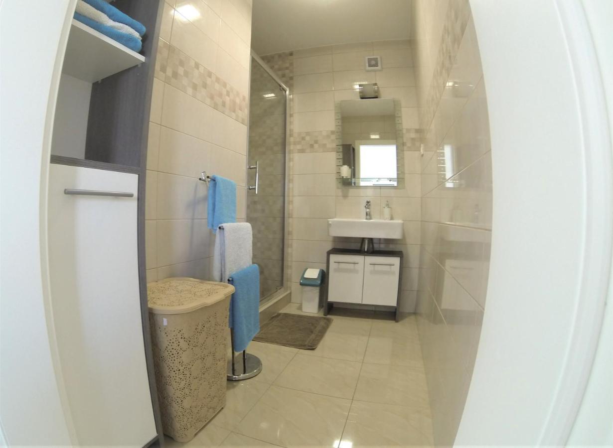 Apartmani Zaric Malinska Kültér fotó