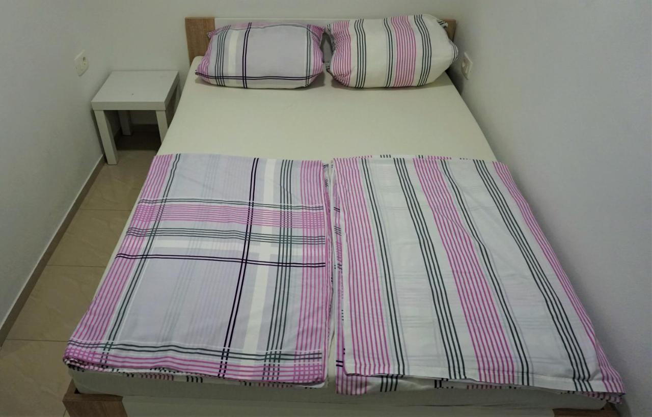 Apartmani Zaric Malinska Kültér fotó